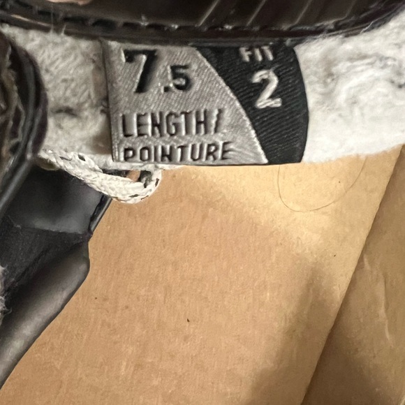 Bauer Elite  Goalie Ice Hockey Skates
 size 7.5.  Fit 2 - Picture 3 of 14